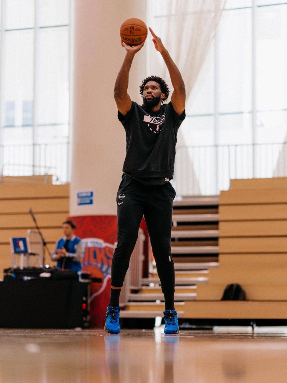 开云APP-加时末段CBA季后赛传出新动向，纽约尼克斯扳平良机，管理层表态——更衣室稳定，临场指挥获称赞的简单介绍