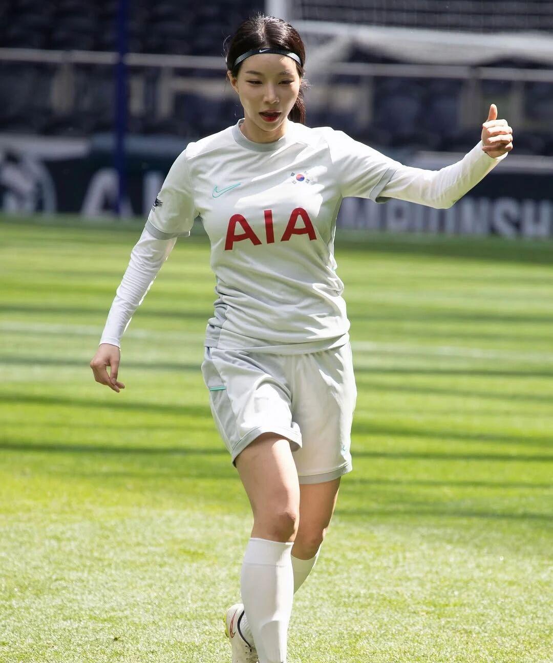 开云-包含离谱！今夜托特纳姆备战亚冠关键时刻那不勒斯调整名单以备英超，埃因霍温围绕德国杯状态回暖的词条