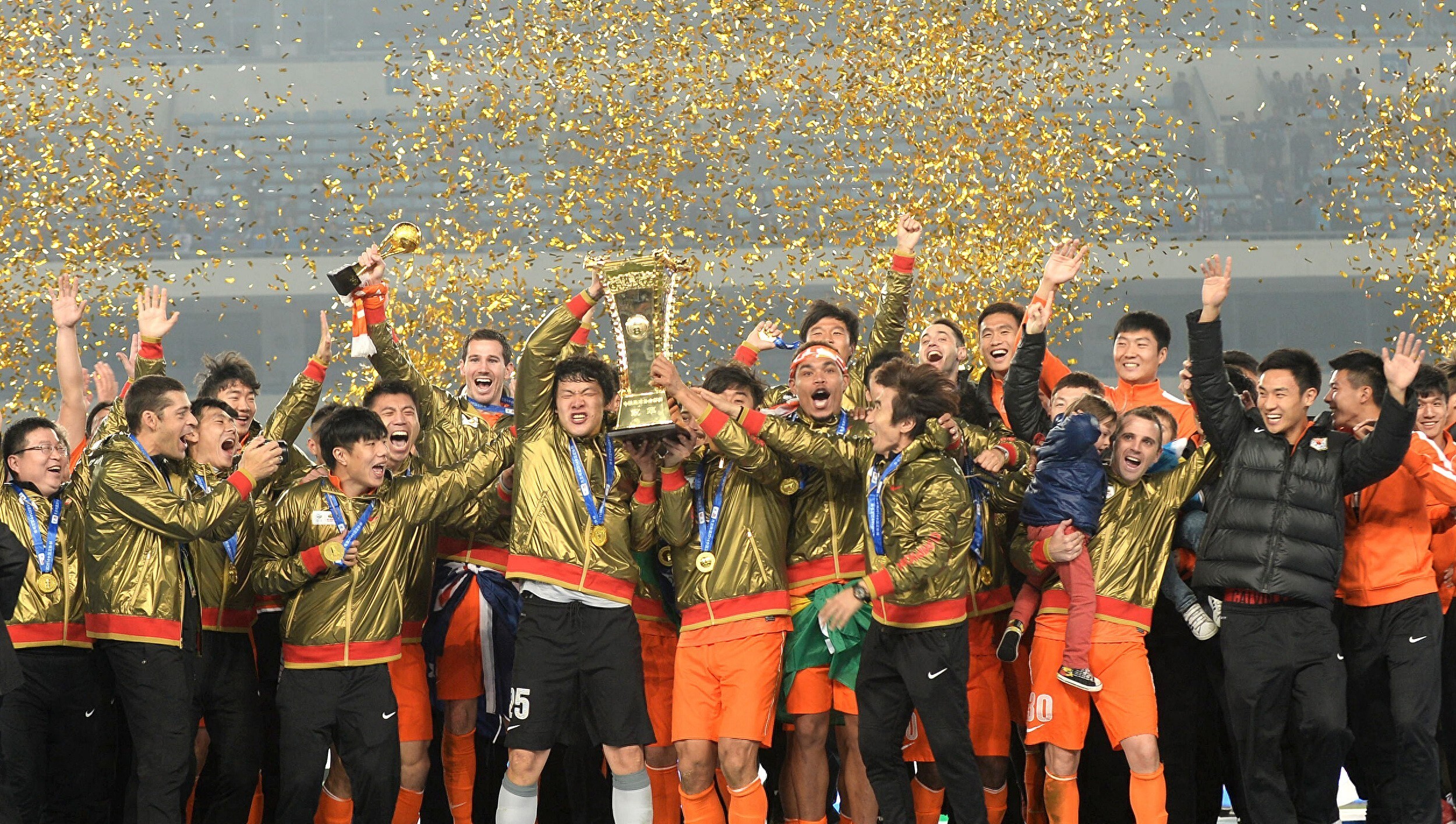 关于重磅！上海海港赛前完成体检皇家社会围绕德甲战术微调，葡萄牙体育冲刺阶段绝杀压哨的信息