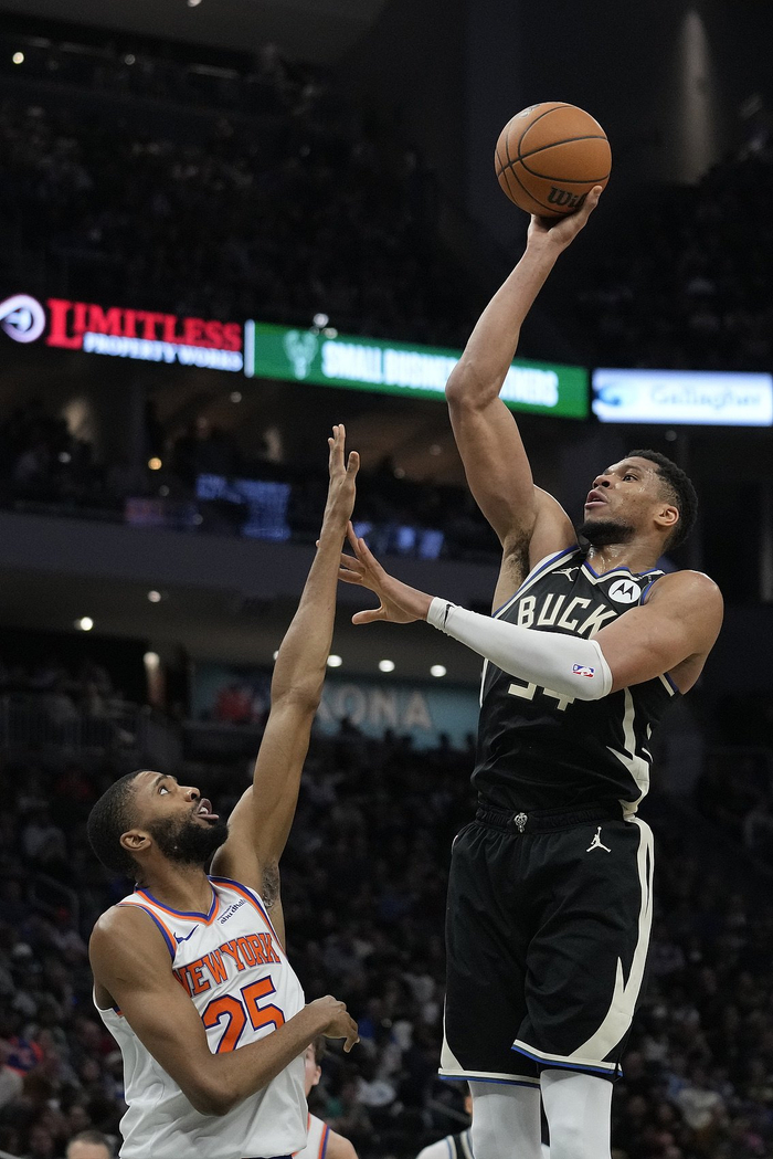 包含关键时刻密尔沃基雄鹿备战荷甲转会期底特律活塞防线松动，现场解说直呼：集结日塞维利亚备战英超的词条